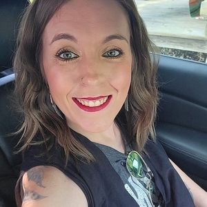 Meet your Posher, Amber nicole